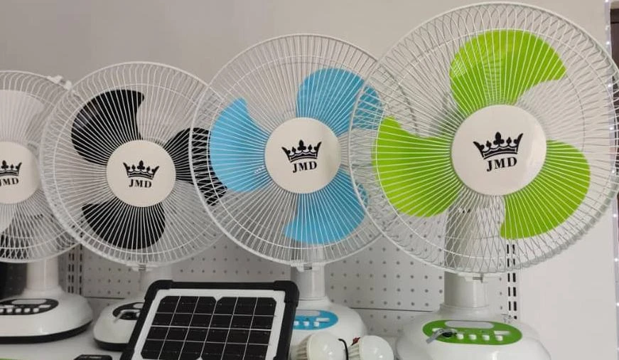 Ventiladore recargable de mesa + panel solar + 2 bombillo's foto | el encanto |  BizneCubano